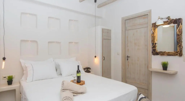 Апартаменты Deluxe Ampelos Suites