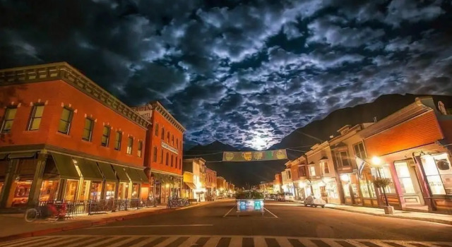 Mountain Hideaway W River Views + Walk To Chair 7 @ Viking Lodge 315 1 Bedroom Condo by RedAwning, Buchen Sie Hotel Hotels in Telluride ski mit Parkplatz, Parkplätze