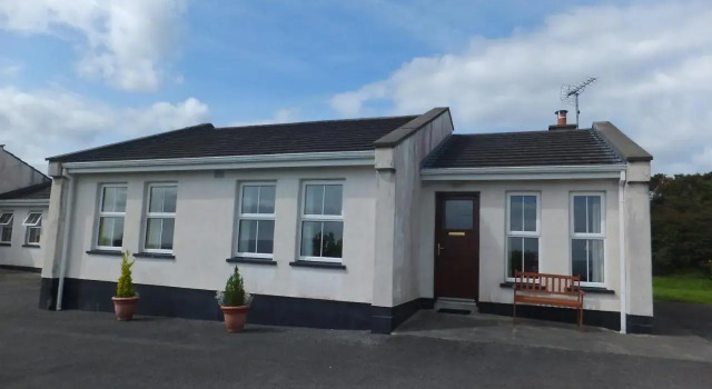 Drumkeeran Holiday Homes, Book Hotel Drumkeeran Irland