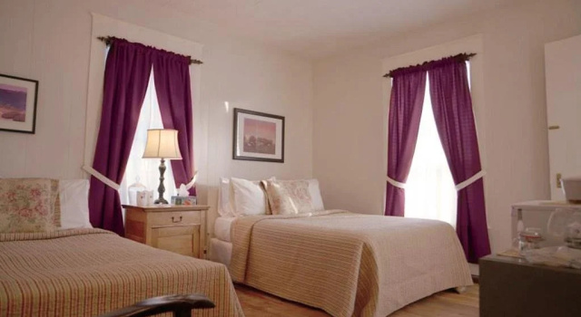 Hôtel Ramana, Rezerwuj Hotel Sawyerville Eastern Townships