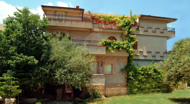 Villa Ambra B&B, Забронировать Отель «постель и завтрак» Ното Долина Ното
