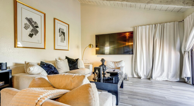 Steps to Golf & Greenbelt! Elegant Scottsdale Unit, Book Lejlighed Scottsdale 