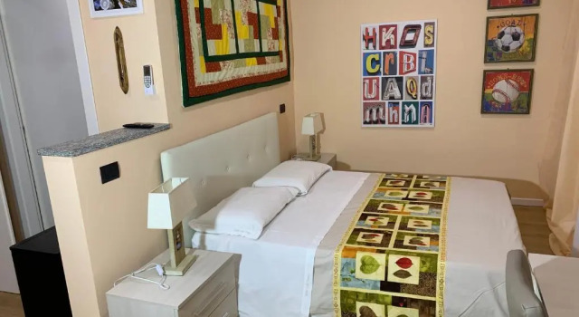 Bed & Breakfast Indi Thelar, Prenota Hotel Villa Guardia Lombardia