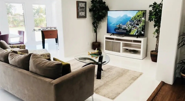 Luxe Miami Shores Home With Pool & BBQ