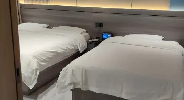 Люкс Standard iu Hotel (Xilinhot Xilin Street Branch)
