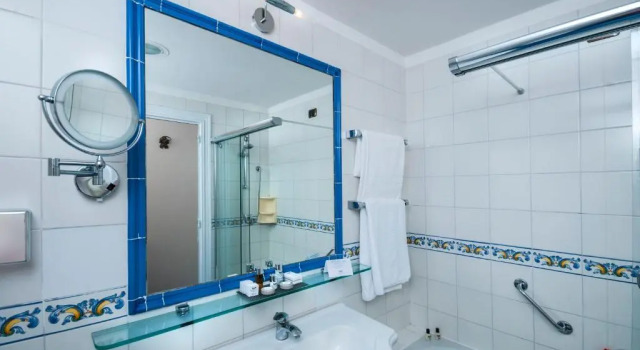 Двухместный номер Comfort с балконом и с видом на море Punta Molino Beach Resort and Thermal Spa
