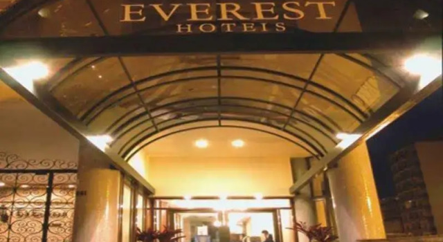 Everest Porto Alegre Hotel, Забронировать Отель Отели в центре Порту-Алегри, в центре