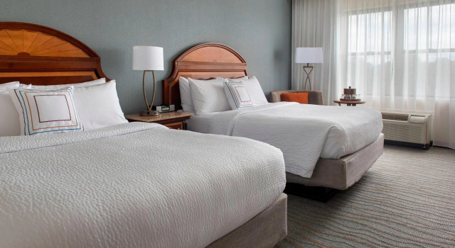 Четырёхместный номер Standard Courtyard by Marriott Saratoga Springs