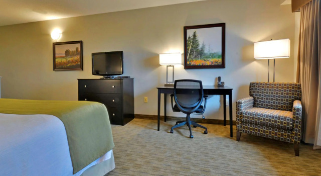 Двухместный номер Standard с видом на бассейн Best Western Pembroke Inn & Conference Centre