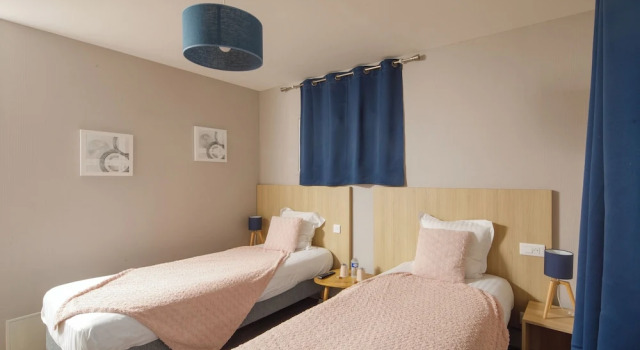 Семейный номер Standard Saint Aubin Logis Hôtel & Restaurant