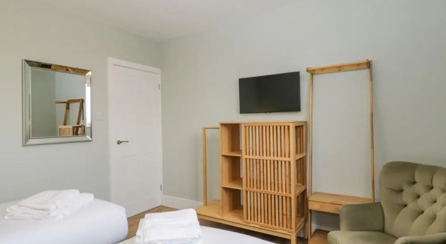 Birch House, Забронировать Дом для отпуска Коршам 