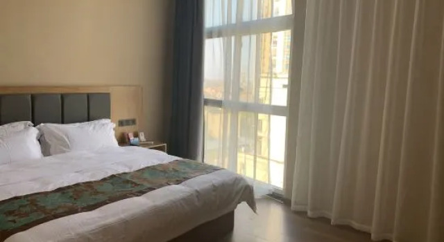 Люкс Changning Marriott Hotel (High-speed Railway Station)