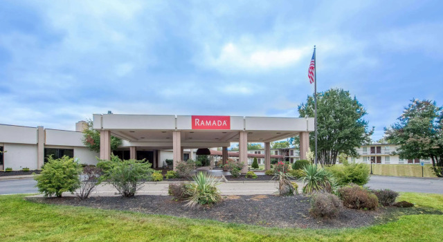Ramada by Wyndham Louisville North, Rezerwuj Hotel Hurstbourne 
