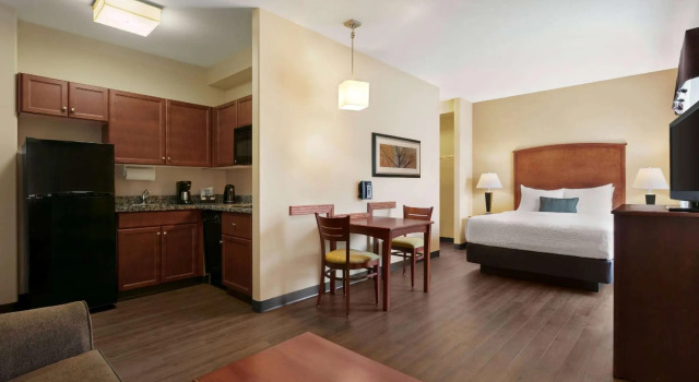 Двухместная студия люкс Smoking Sofa Bed Days Inn & Suites by Wyndham Sherwood Park Edmonton