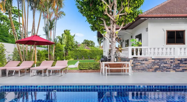 Вилла Happy Family Villa 2 -Phuket Private Pool Villa 5 bedrooms with large kitchen and garden