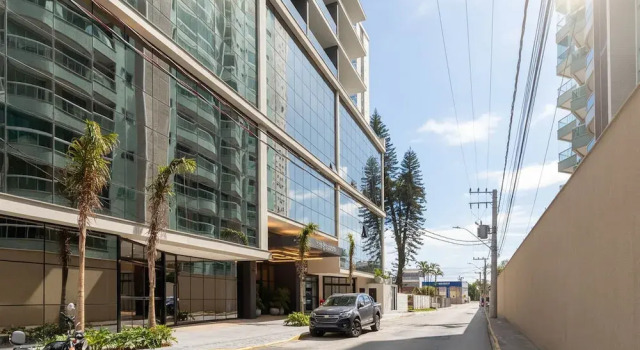 Your Exclusive Stay Just Steps From the sea in Meia Praia - FFS II