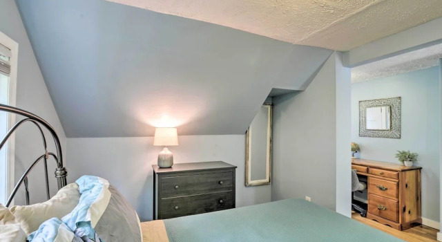 Enchanting Family House w/ Balcony < 3 Mi to Wvu!, Κράτηση Ξενοδοχείο Μοργκαντάουν Δυτική Βιρτζίνια
