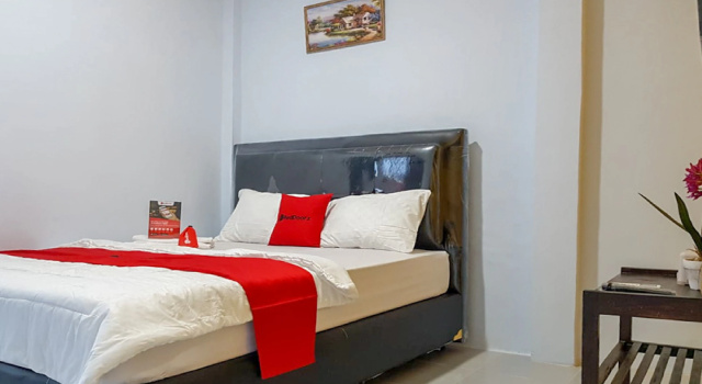 RedDoorz near RSUD Kota Luwuk, Prenota Hotel Luwuk 