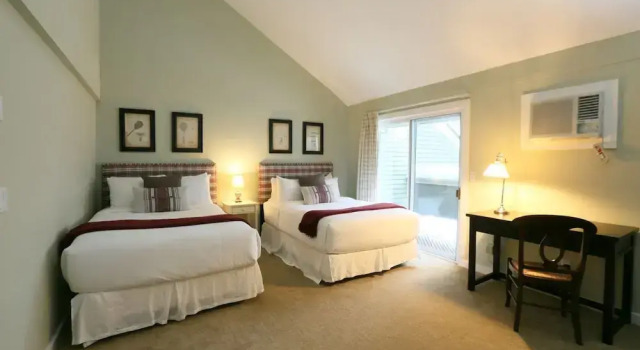 2BR Courtside at Topnotch Spa, Varaa Lomakeskus Hotellit New England uima-altaalla, Uima-allas