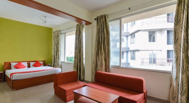 OYO 23626 Country Club Pune