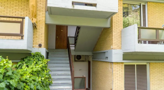 Sunny Bay, beachfront 1-bdrm apartment, Book Apartment  