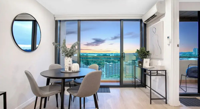 Апартаменты Spectacular Views South Perth1br