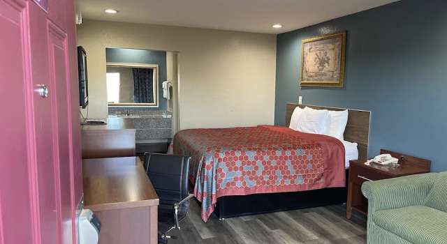Deluxe Inn, Забронировать Отель Отели Джэксон с парковкой, рядом с Margaret Walker Alexander National Research Center, Парковка
