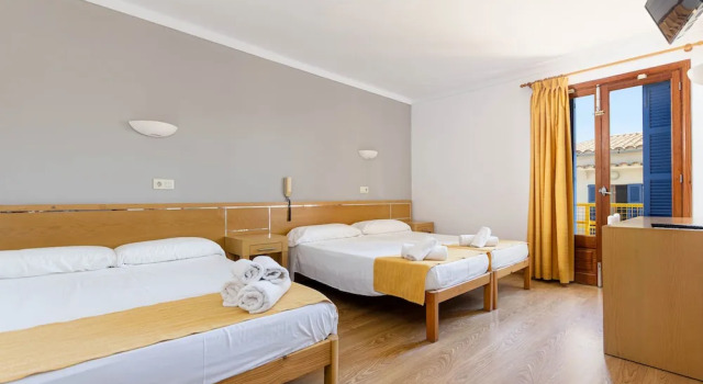 Camera quadrupla familiare Standard con balcone Hotel Bellavista