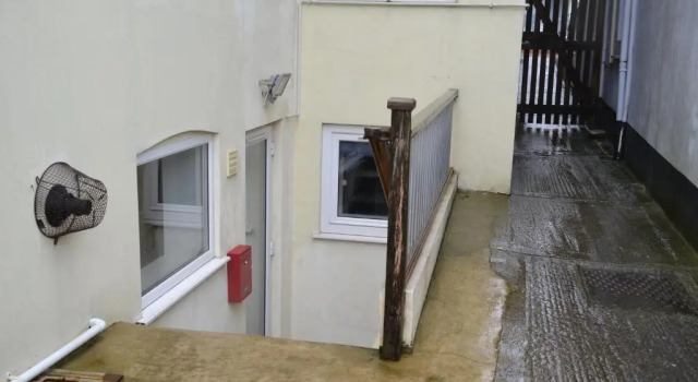 Willow Tree Apartment - 1 Bedroom Apartment - Stayseekers