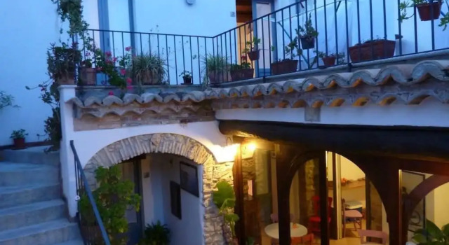 B&B Amphisya