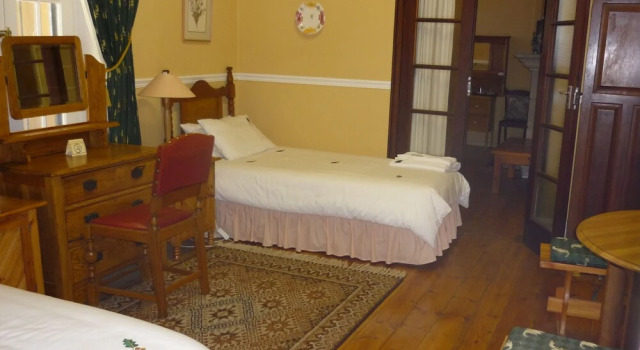 Oak Tree Lodge Ladybrand, Prenota Hotel Ladybrand Free State