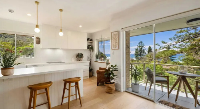 Sunrise Cove 2-bed Apartment at Newport Beach, Забронировать Апартаменты/квартира Сидней Sydney Region