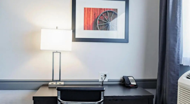 Четырёхместный номер Superior Park Inn by Radisson Edmonton Airport