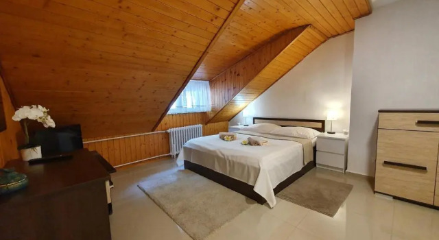 Апартаменты Madonna Apartments
