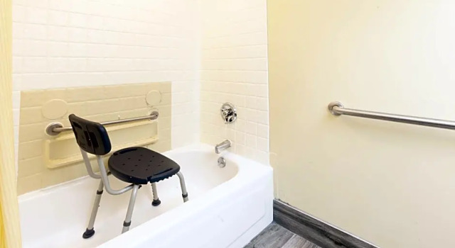 Двухместный люкс Days Inn by Wyndham Milan Sandusky South