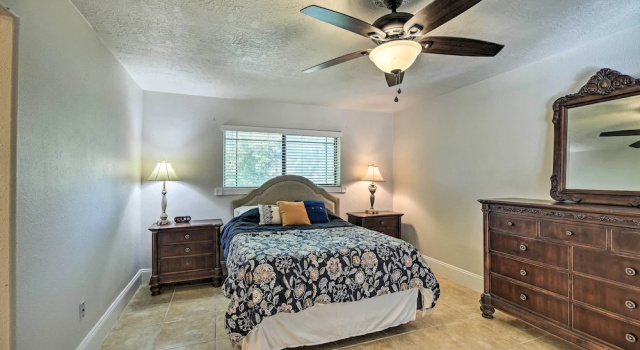 Spacious Seabrook Home w/ Patio: 1 Mi to Beach!