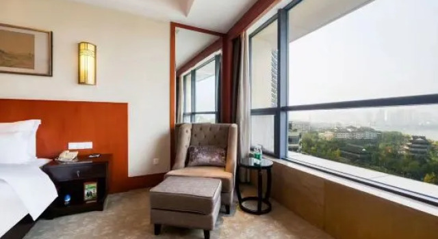 Семейный люкс Ramada Plaza Chongqing North