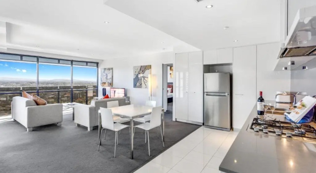 Апартаменты с 2 комнатами с видом на реку Circle on Cavil Holidays Gold Coast
