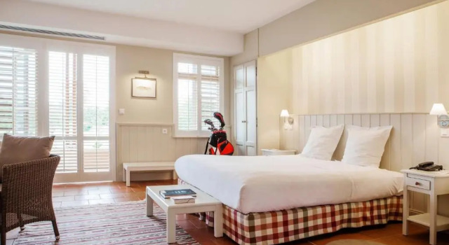 Номер Superior с балконом Relais des Vigiers