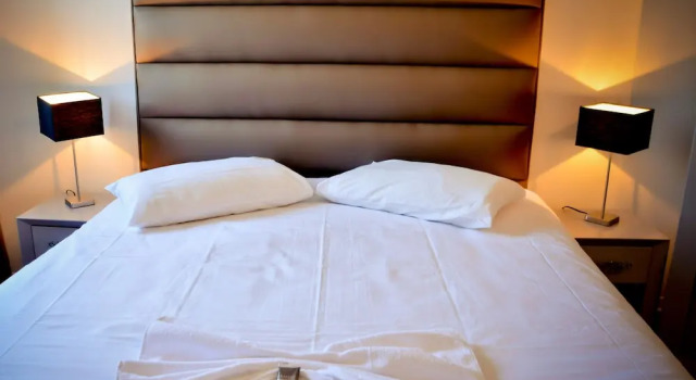 Люкс с 2 комнатами Adonis Hotel Bayonne