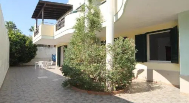 Residence Jonico, Book Lejlighedshotel Apart-hoteller i Racale, Lejlighedshotel