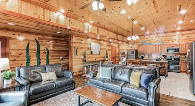 Laurel Point by Avantstay Sleeps 18! Indoor Pool, Hot Tub, Theater, Game Room