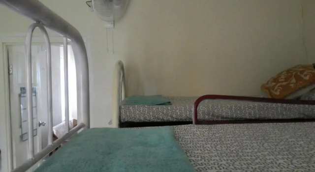 Pandan Beach Homestay, Rezervasyon Otel Lundu otoparklı oteller, Otopark