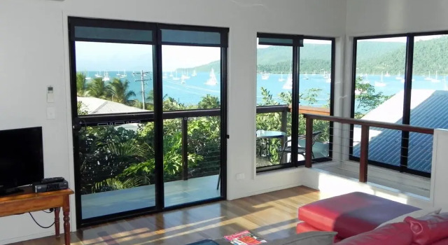 Люкс Standard с 2 комнатами Airlie Waterfront Bed & Breakfast