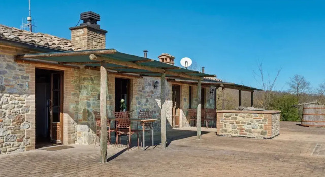 Cottage in Umbria Near Lake Bolsena, Забронировать Дом для отпуска Виллы Читта-делла-Пьеве, Вилла