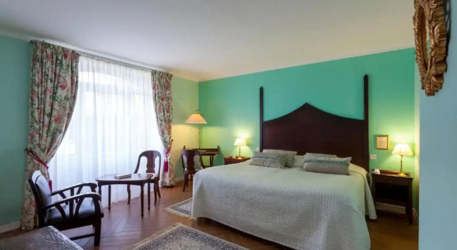Номер Superior Grand Hôtel "Château de Sully" - Piscine & Spa -Teritoria