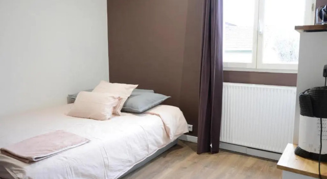 Коттедж Jolie maison de ville avec extérieur à Dijon