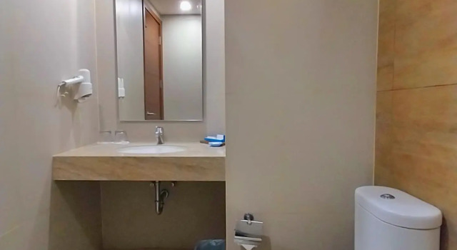 Camera Superior Hotel Brothers Biru Solo Baru