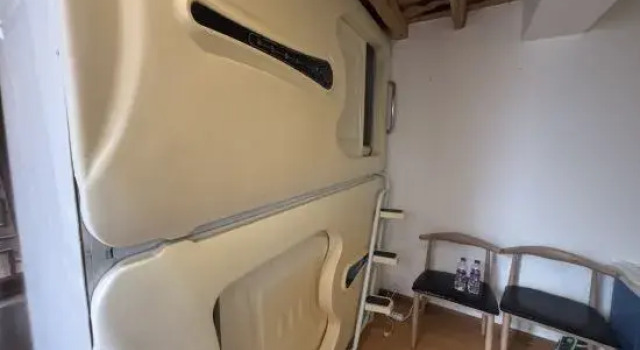Капсула Mountain Pool and Cloud Realm Homestay Hotel