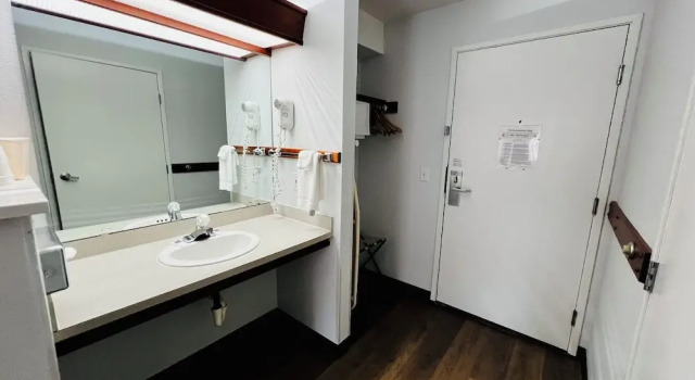 Люкс Standard Studio 6 Suites Portland OR I-5 OHSU